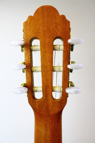 Turner TDC1 classical guitar & hard foam case- mahogany with solid spruce top - Picture 5 of 21