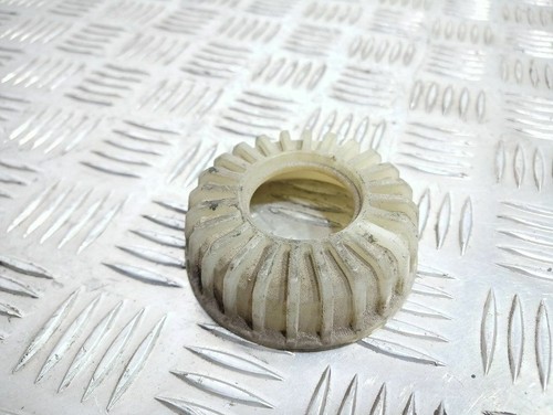 Volvo S70  V70  V70 XC 1997 Befestigungsmutter Kraftstoffpumpe im Tank UST62420