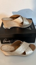 Donald J Pliner Franz Wedge Sandals Gold Desert Rose Metallic Size 7.5 New W Box