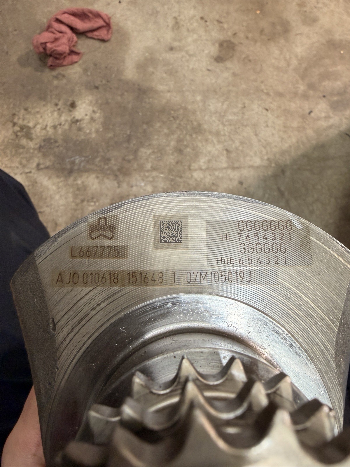 LAMBORGHINI AVENTADOR CRANKSHAFT OEM 07M105019J 