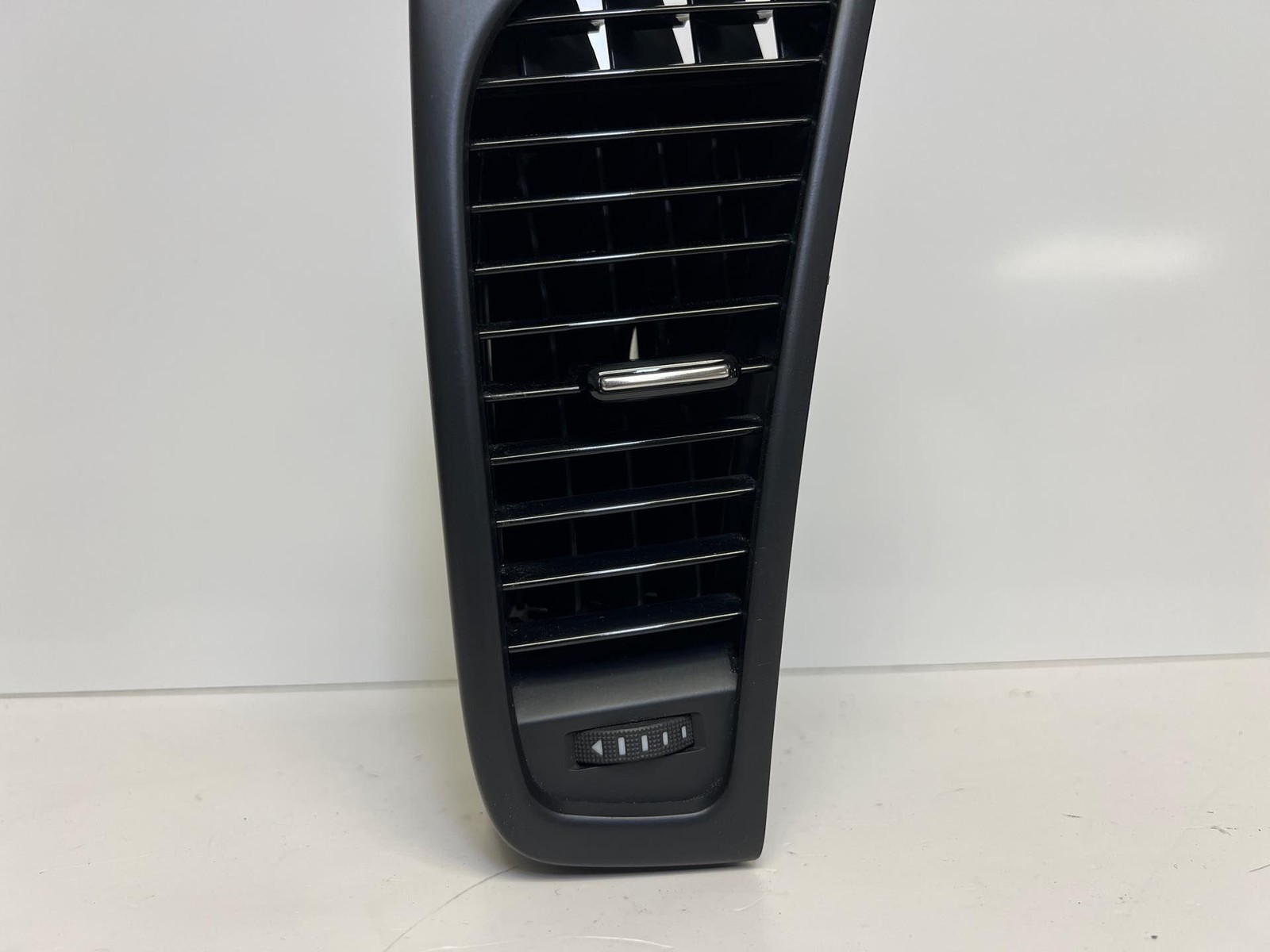 423820901C 2014 AUDI R8 FRONT DRIVER LEFT DASH DASHBOARD AIR VENT (MK)