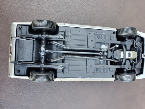 Testors 1/24 Ford Mach 1 Mustang black/silver - Picture 8 of 8