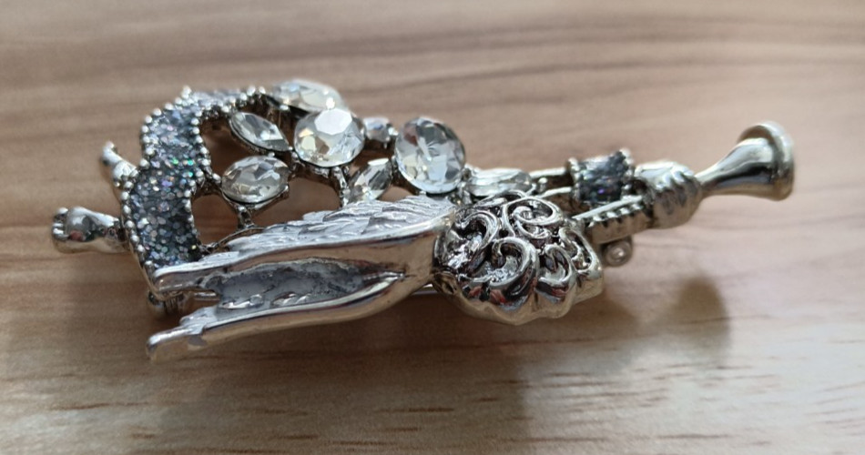 New Napier Silver Tone Angel Pin