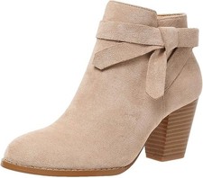 NWOT Zyba 8 Stacked Heel Bow Booties Ankle Boots 126021