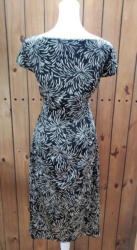 London Times Black White Abstract Starburst Ruched V-Neck Midi Dress Size 12 - Picture 3 of 11