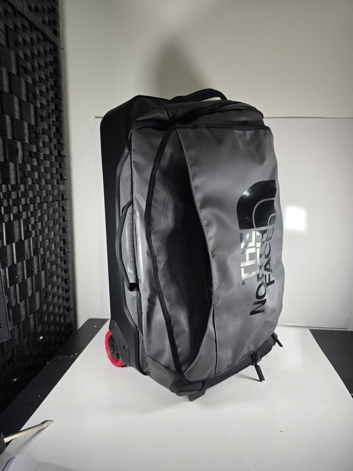 Bolsa de viaje con ruedas The North Face Base Camp Rolling Thunder 22" 40L