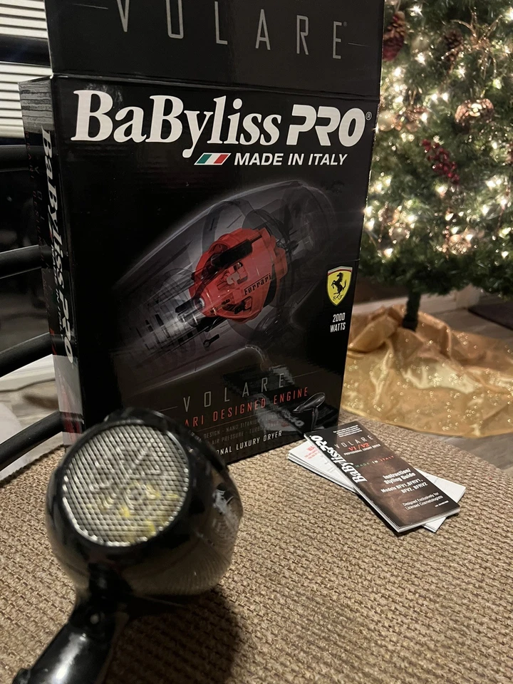 Secadora de motor BaBylissPRO Nano Titanium Volare V1 diseñada por Ferrari - negra Foto 2 de 4