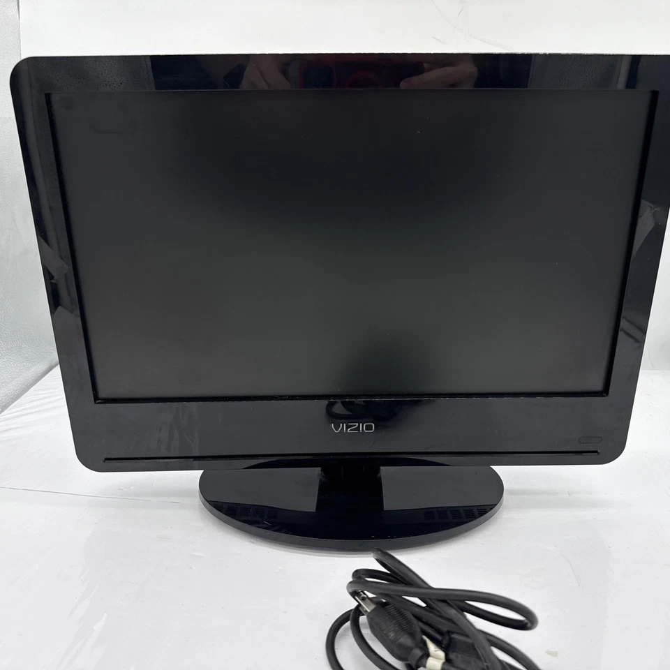 Vizio VA19LHDTV10T 19-Inch Eco 720P LCD HDTV Black 1746 - Image 2 of 4