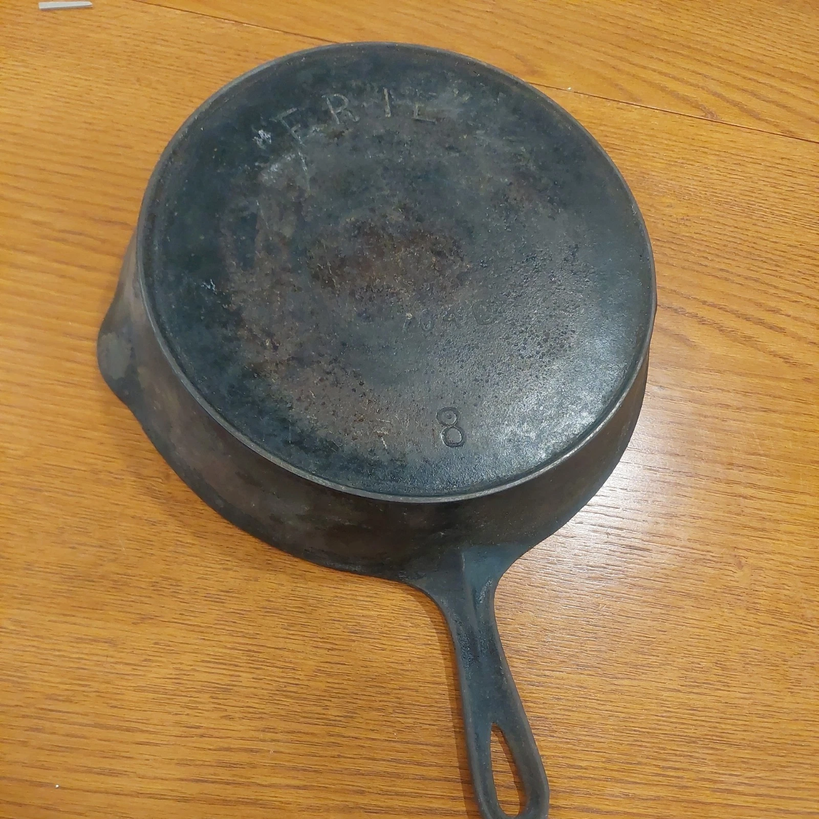 ERIE 704 #8 Cast Iron Skillet Pre-Griswold No Wobble No 8