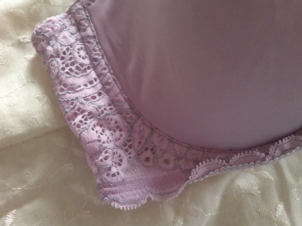 Sutiã Triumph acolchoado underwired Reino Unido 38D EUA 38C Euro 85D França 100D - Imagem 2 de 4