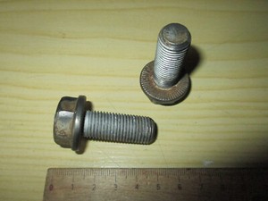 2x Schrauben M14 x1,5 L 35 Bremssattel  vorne VW  Audi Seat Skoda D 288 und 312