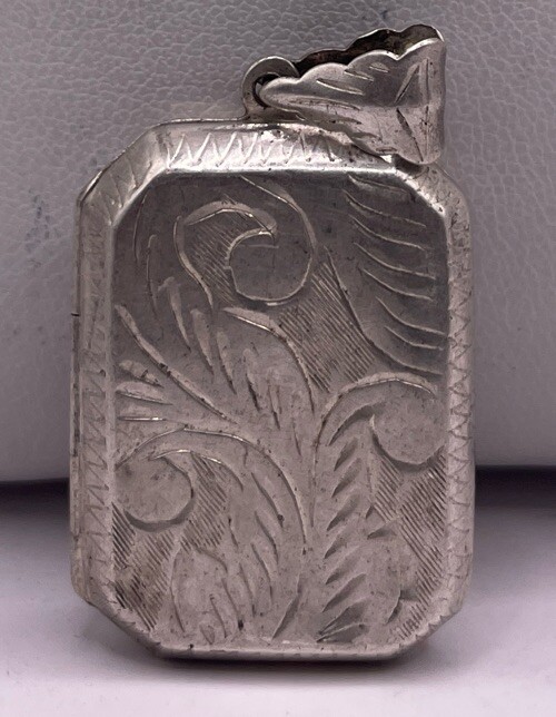 Sterling Silver Rectangle Shaped Locket Pendant (… - image 4