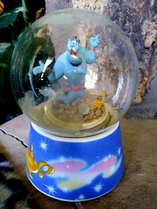 GENIE-ON-TREASURE-PILE-SCHMID-ROTATING-MUSICAL-SNOW-GLOBE-NEW-BUT-NEEDS-REPAIR