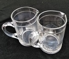 Jarras de leche/natillas x 2, vidrio prensado transparente, años 40 vintage, capacidad 1 pinta
