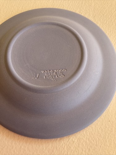 Vintage Boxed Wedgwood Pale Blue Jasperware Zodiac Pisces Circular Trinket Dish - Picture 10 of 12