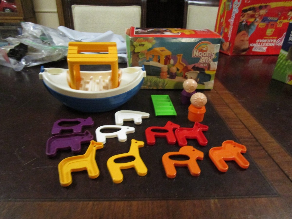 Vintage TupperToys Noah's Ark boat animals with box
