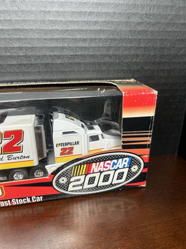 NASCAR 2000 Ward Burton #22 1/64 Caterpillar транспортер и литой автомобиль - в коробке - Изображение 4 из 4