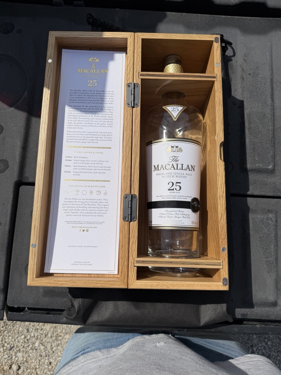 The Macallan 25 Year Highland Single Malt Scotch Whisky Empty