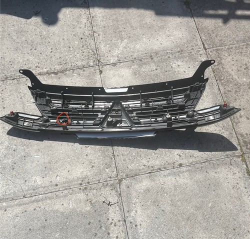 MITSUBISHI OUTLANDER 2019 - 2021 MK3 FACELIFT FRONT BUMPER UPPER GRILL 7450B304 - Picture 14 of 20