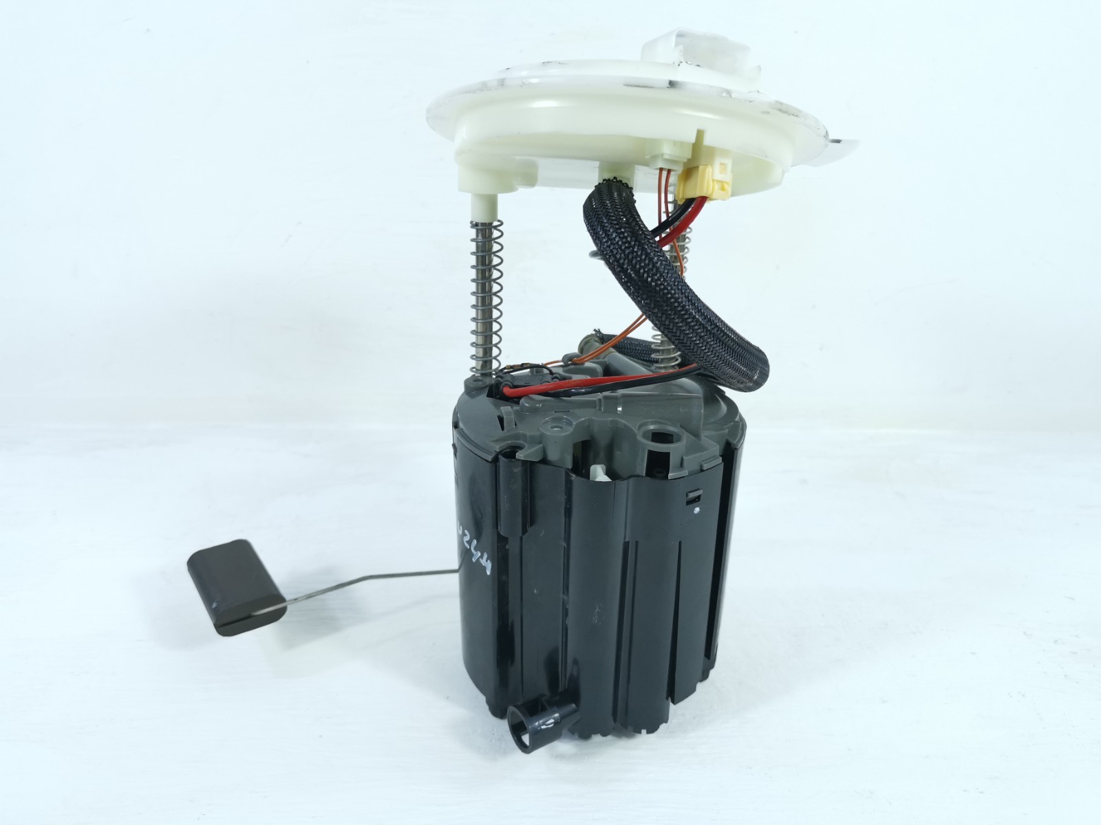 Maserati Ghibli S AWD 3.0 Auto 2014 Fuel Tank Sending Pump Unit 670003734 OEM