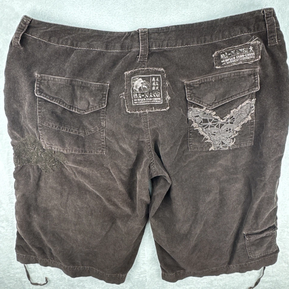 Pana corta mujer Y2K Da-Nang castaño grande Foto 3 de 4