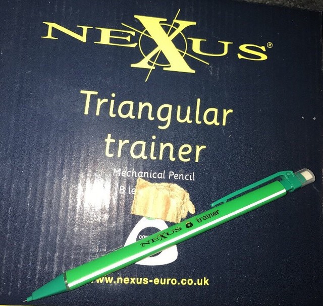 0.5mm Triangular Trainer Mechanical Pencil With Eraser + Spare Lead Handwriting 0.5mm Triangular Trainer Mechanical Pencil With Eraser + Spare Lead Handwriting
