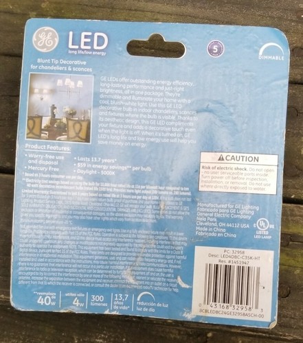 GE LED Bulb 300 lumens Daylight 40 Watt - Picture 2 of 4