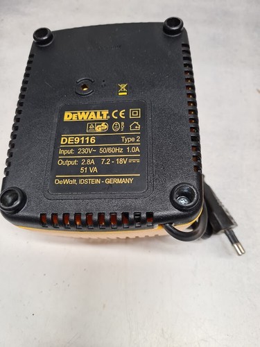 Konvolut 4 DeWalt Ladegeräte & Akkus - gebraucht, funktionsfähig, ohne Verpackung - Bild 15 von 19