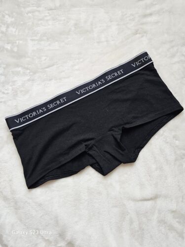 Pantalón corto Victoria's Secret Logo Boyshort Panty Selecciona tu talla y color ** - Imagen 3 de 18