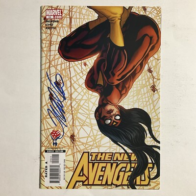 New Avengers 15 2006 Signed by Frank Cho Marvel NM near mint 