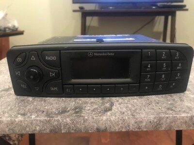 01-04 Mercedes W203 C230 C320 CLK320 FM/AM Audio Radio Player 2038202486 OEM