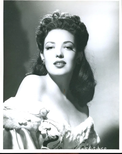 LINDA DARNELL  8X10 PHOTOS X6076