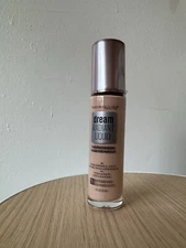 Maybelline Dream Radiant Liquid Foundation #10 Porcelain Ivory- New