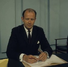 British journalist and ITN newsreader Andrew Gardner in the ITN TV- Old Photo 1