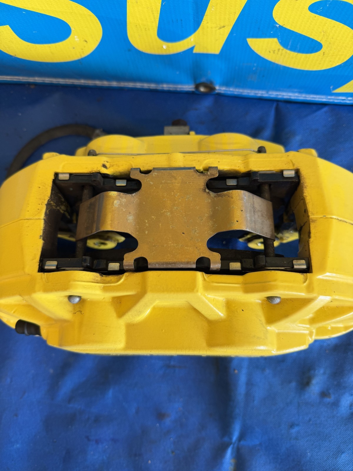 Ford GT 2019 Brake line Yellow