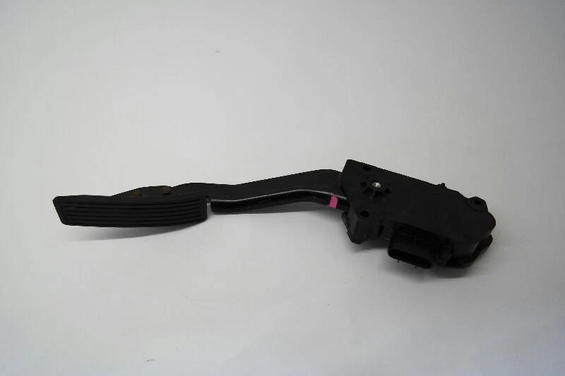 07 08 09 10 MONTAJE ACELERADOR PEDAL GAS SATURN SKY Foto 2 de 4