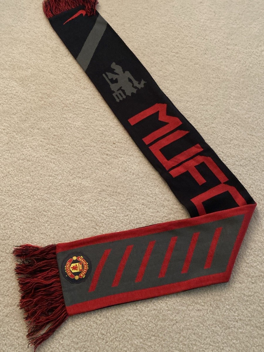 NIKE × Manchester United マフラー Nike Manchester United FC Football Club Scarf - The Red Devils UK