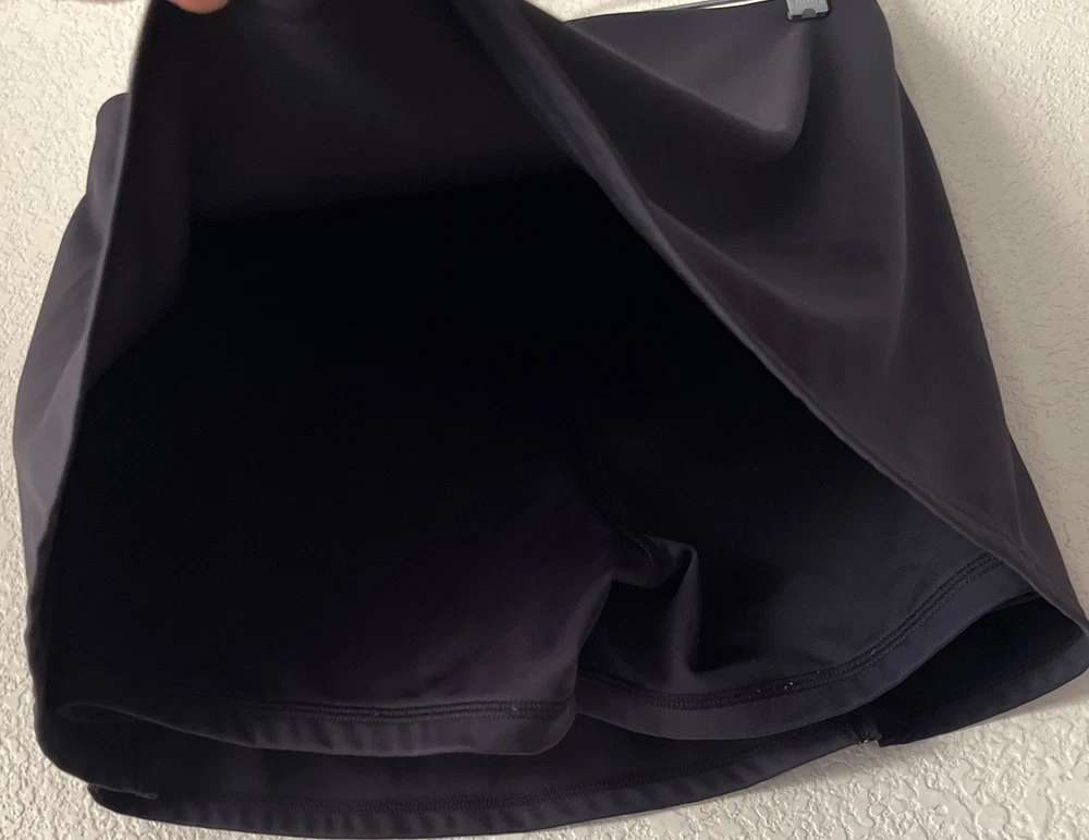 RVCA VA Essentials Black Medium Tennis Skirt for Pickleball & Athleisure