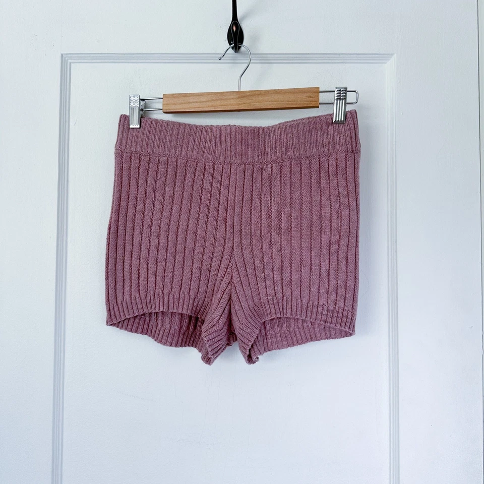 UGG | Pantalones cortos de punto Alexandria de mezcla de lana acanalada en rosa talla pequeña Foto 4 de 4