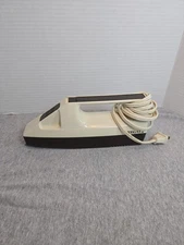 Vintage Regal Electric Knife V382 No Blades. Working Condition. 