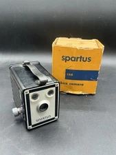 Vintage Spartus Box Camera 120 Black & Silver Bakelite Body 1942 With Box