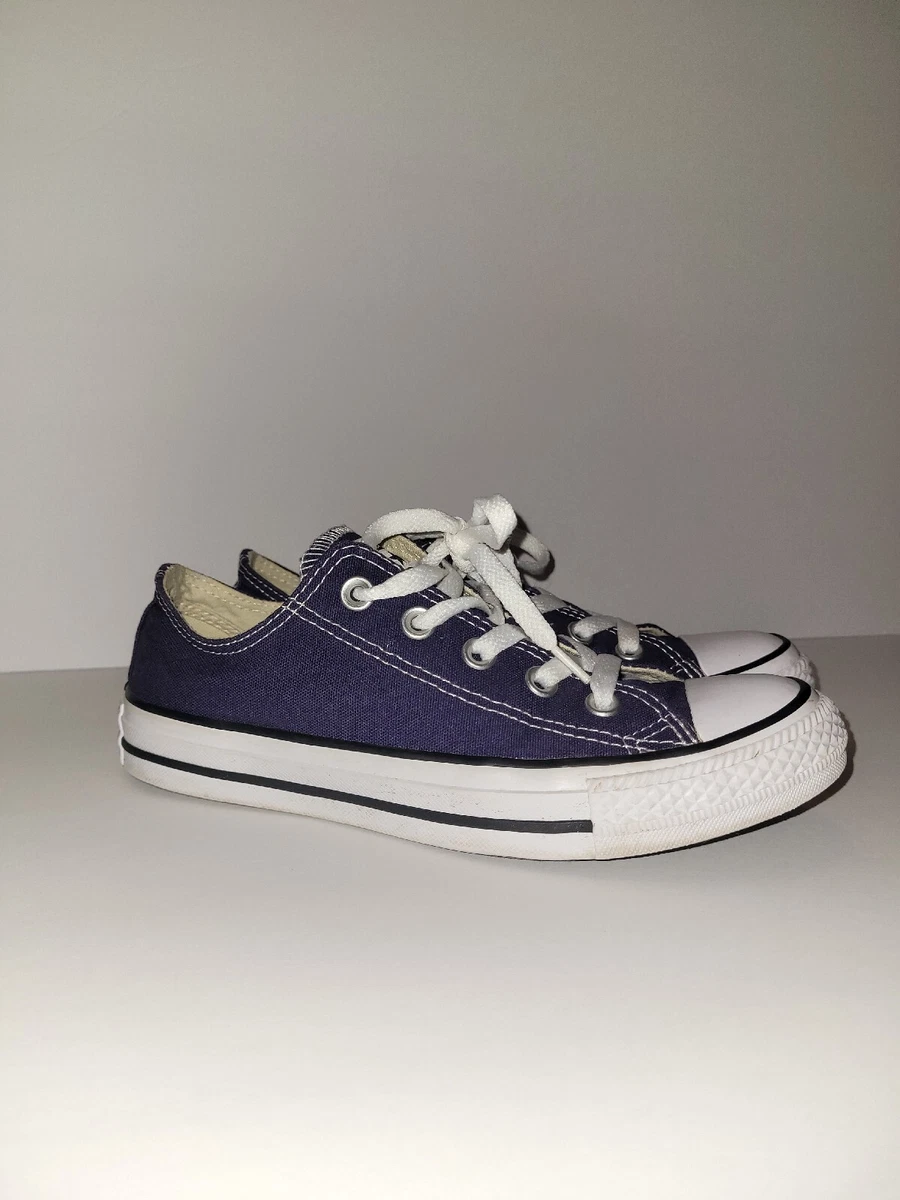 Ladies navy hotsell converse size 6