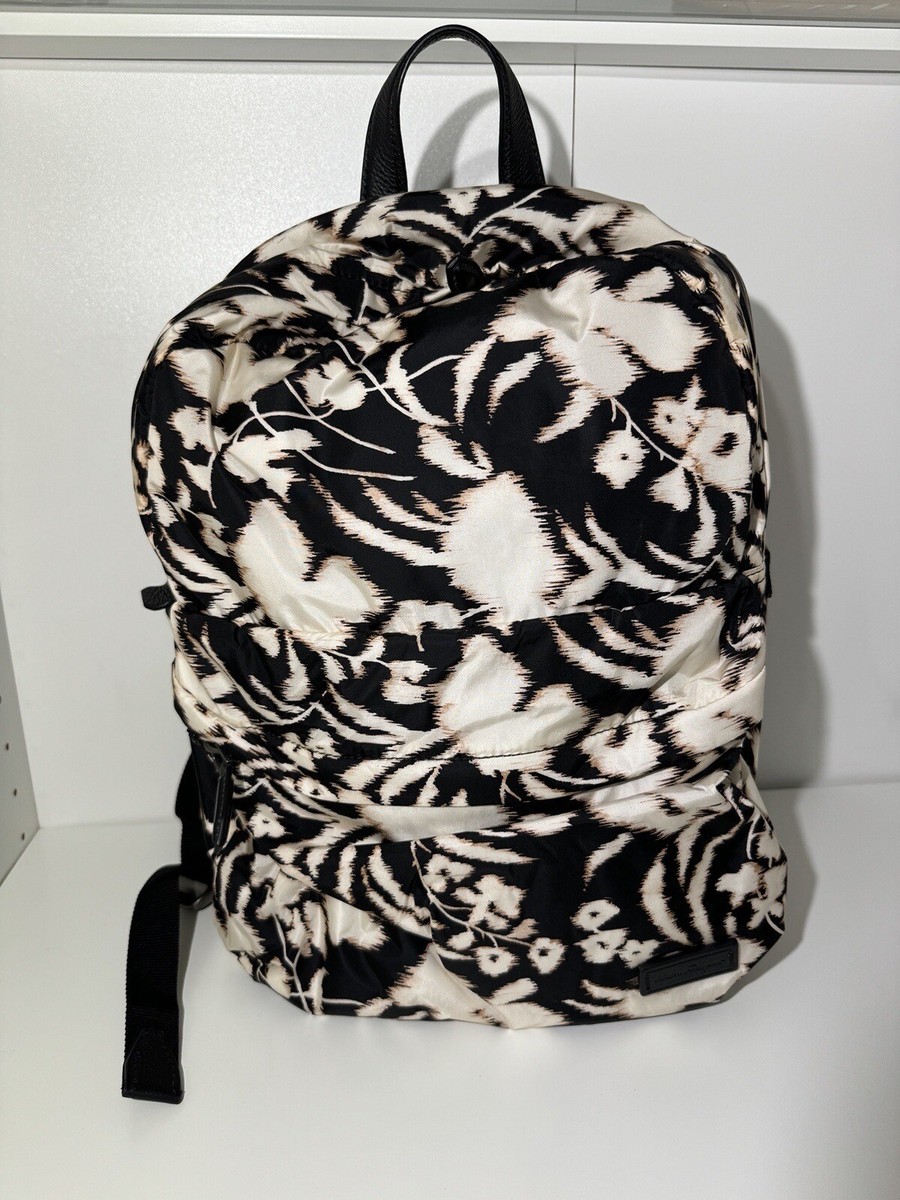 NEW Authentic SALVATORE FERRAGAMO Floral Patterned Backpack  display picture 1