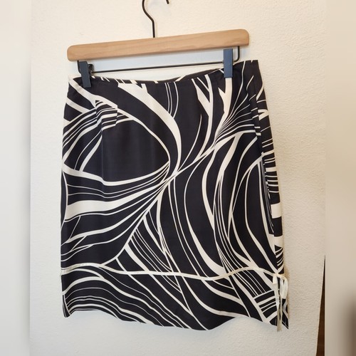GRACE ELEMENTS Silk Geometric Print Knee Length Skirt Black and White Swirl - Picture 2 of 10
