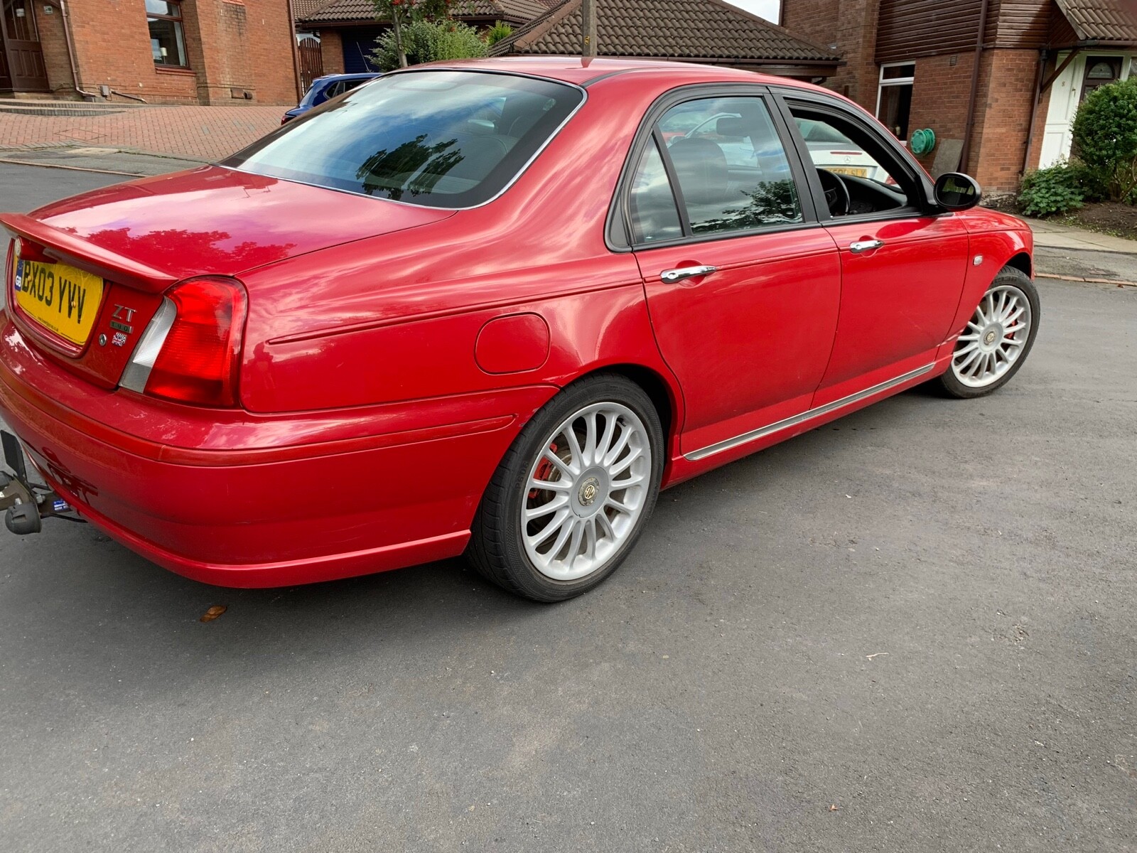 Image 3 - 2003 MG ZT190. 2.5V6.