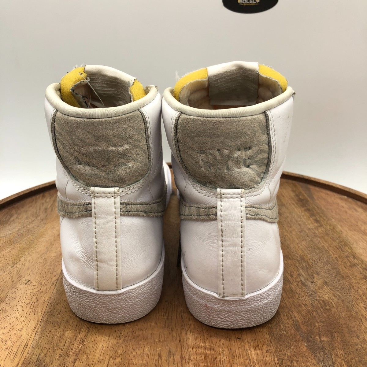 Nike Blazer Mid ベージュ スニーカー Amazon | [ナイキ] W BLAZER MID '77 SE DA8736 100