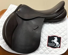 Black Country Ricochet Jump Saddle