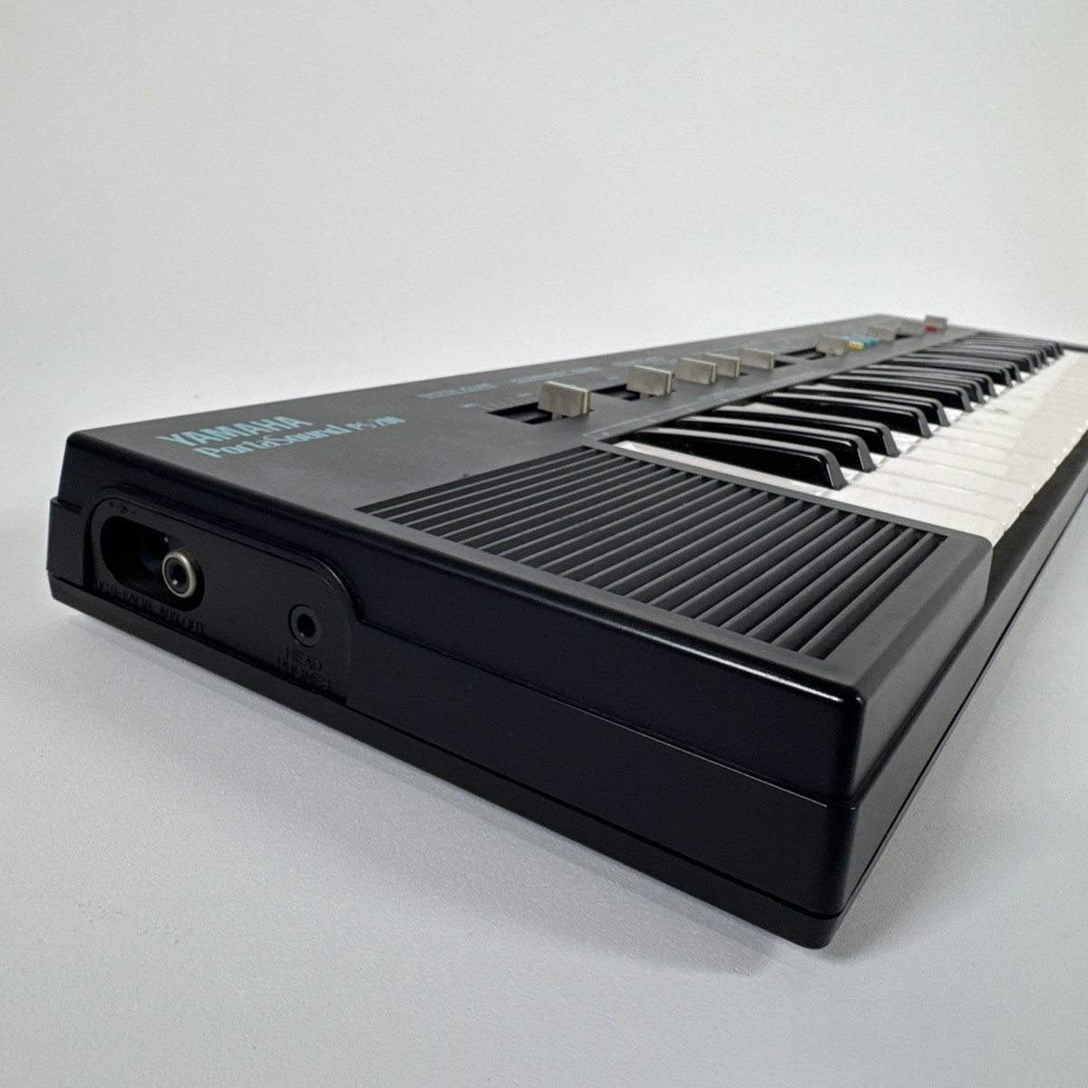 Vintage 1980s Yamaha PortaSound PS-200 Synthesizer Keyboard
