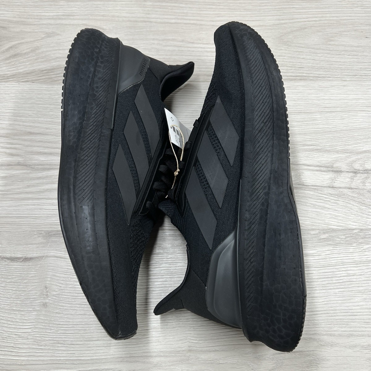 Adidas Ultraboost 5X Running Shoes Mens Sz 10 Triple Black  display picture 1