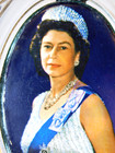 Vintage Queen Elizabeth II Portrait Glass Ashtray Royal Souvenir Felt Base — photo 2
